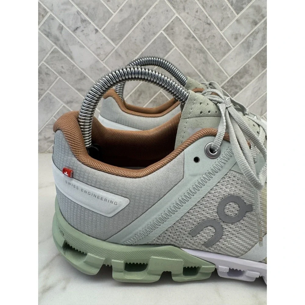 On Cloud Cloudflow Running Shoes Womens 8.5 Aloe White Mesh Athletic Sneakers